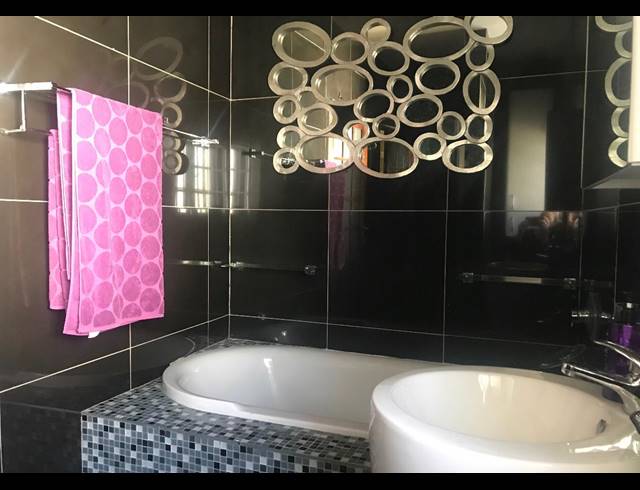 4 bed property to rent in STRATHAVON